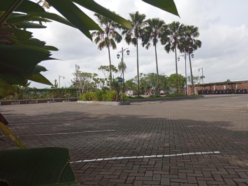 Grand Kolopaking Hotel Kebumen Esterno foto