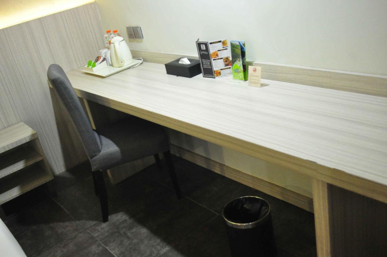Grand Kolopaking Hotel Kebumen Esterno foto