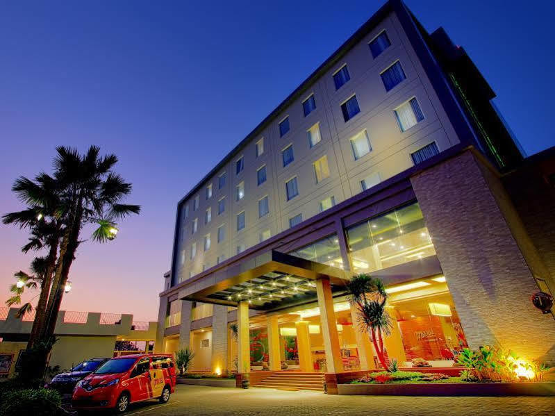 Grand Kolopaking Hotel Kebumen Esterno foto