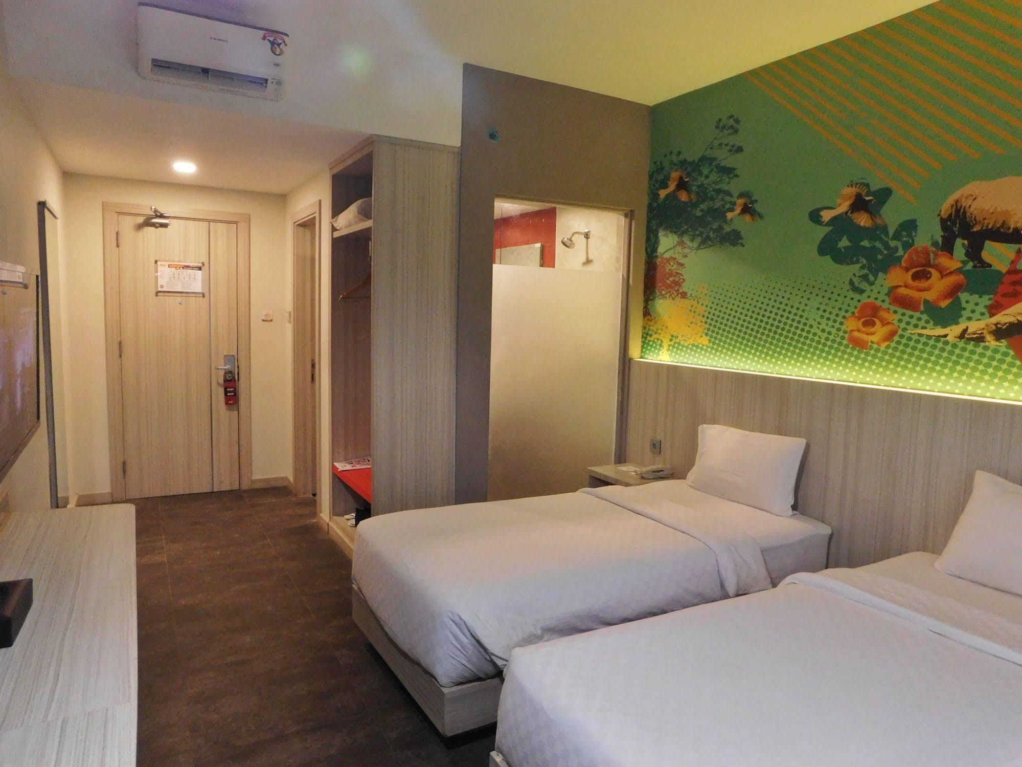 Grand Kolopaking Hotel Kebumen Esterno foto